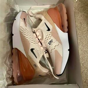 Airmax 270 - new in box - size 5.5